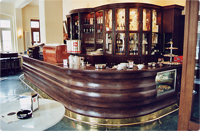 Caf&eacute; Srau&szlig;, Dresden, 1998, form-al