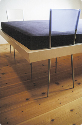 Bett 18fuessler, Moebelentwurf 1998 form-al