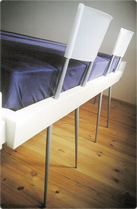 Bett 18fuessler, Moebelentwurf 1998 form-al